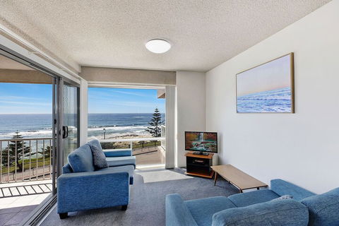 Dolphin Court 12 - NT Tourism 2