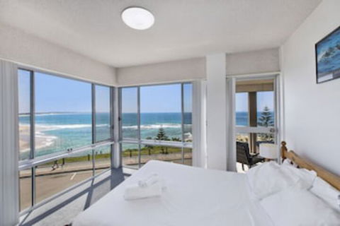 Dolphin Court 12 - NT Tourism 0