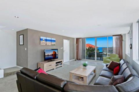 Catalina Luxury 9 - NT Tourism 2