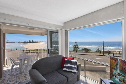 Dolphin Court 6 - NT Tourism 1