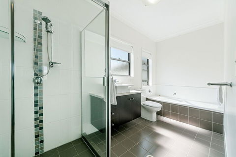 Redcliffe Holiday Accommodation - NT Tourism 2