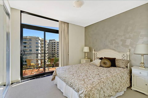 Crystal Views 24 - NT Tourism 1