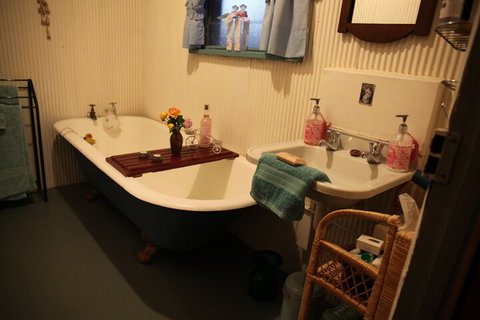 Kookaburra Cottage - Accommodation NT 5