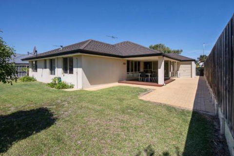 Macs Manor - Accommodation NT 5