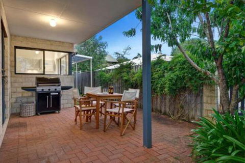 Shady Sheas - Accommodation NT 6
