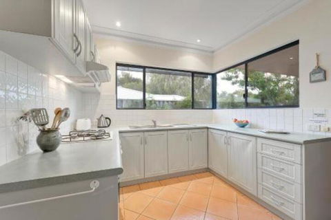 Shady Sheas - Accommodation NT 4