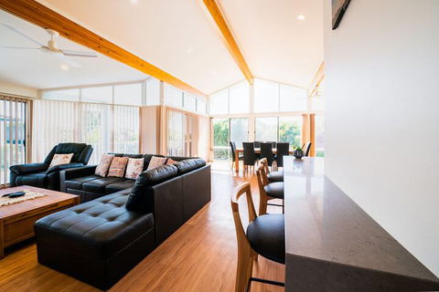 Beachfront Escape - Accommodation NT 5