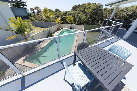 Beachfront Escape - Accommodation NT 4