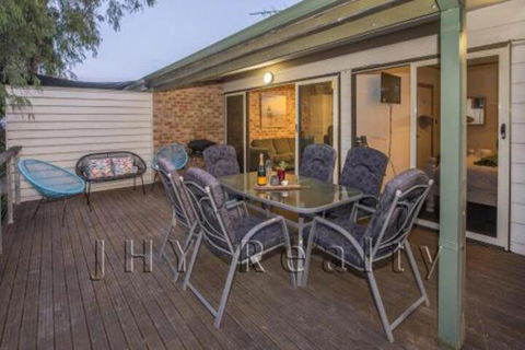 Coastal Cottage - NT Tourism 7