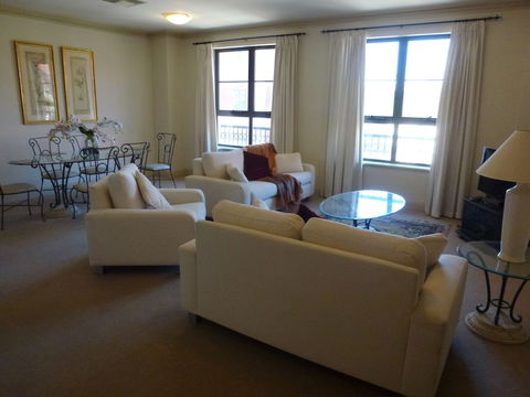 City Escape 2BD In Adelaides East End 2 - Accommodation NT 5