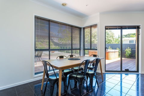Caxton Beach House - Accommodation NT 5