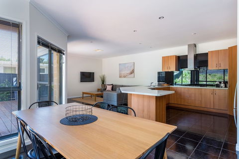 Caxton Beach House - Accommodation NT 3