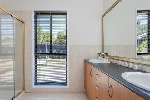 Caxton Beach House - Accommodation NT 6