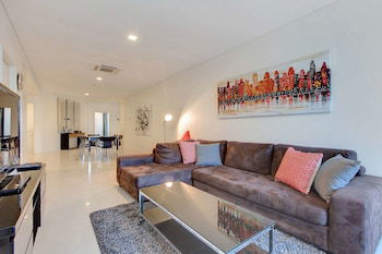 Executive Suite Adelaide CBD - Accommodation NT 6