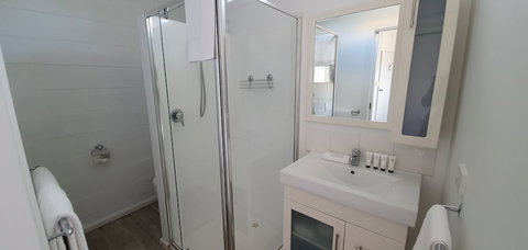 Beach Holiday Apartments Motel - Accommodation NT 2