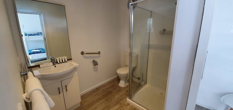 Beach Holiday Apartments Motel - Accommodation NT 0