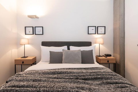 Luxury East Melbourne Apartment - Accommodation NT 3
