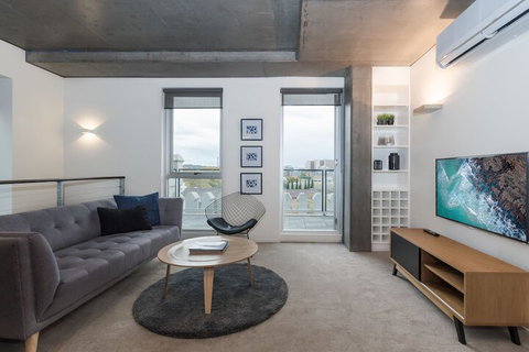 Luxury East Melbourne Apartment - Accommodation NT 7