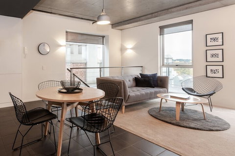 Luxury East Melbourne Apartment - Accommodation NT 4