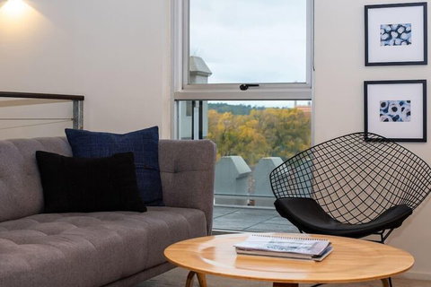 Luxury East Melbourne Apartment - Accommodation NT 5