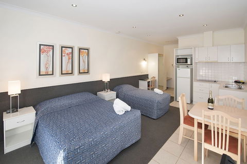 Dunsborough Town Units - Accommodation NT 4