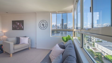 Riverfront In New Farm & Brisbane - NT Tourism 3
