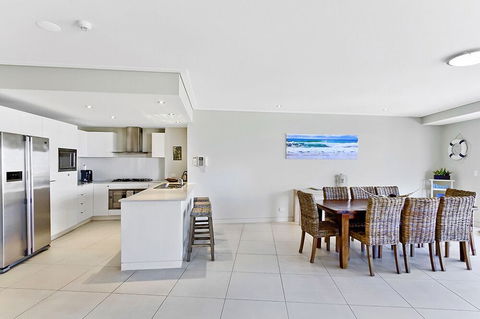 Coast Luxury Apartment 24 - NT Tourism 5