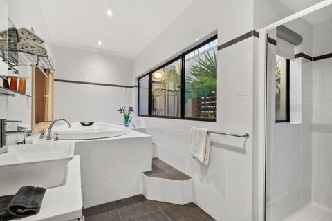 About Time Retreats Studio Seven - NT Tourism 6
