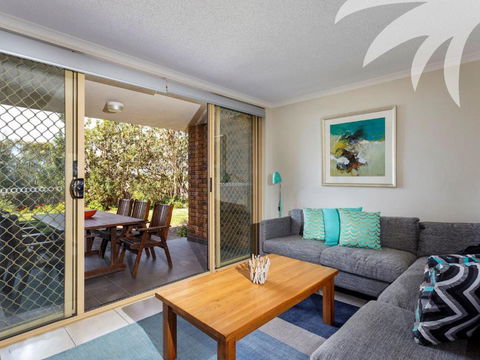 Breezes Oceanside 17 - Accommodation NT 6