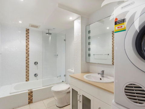 Breezes Oceanside 17 - Accommodation NT 5