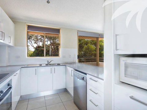 Breezes Oceanside 17 - Accommodation NT 1