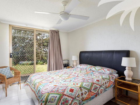 Breezes Oceanside 17 - Accommodation NT 4