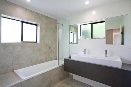  Accommodation NT