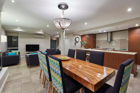 The Bay Residence Dunsborough WA - Accommodation NT 5