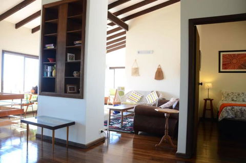 Barrels Beach House 28 Dulconghi Street - NT Tourism 5
