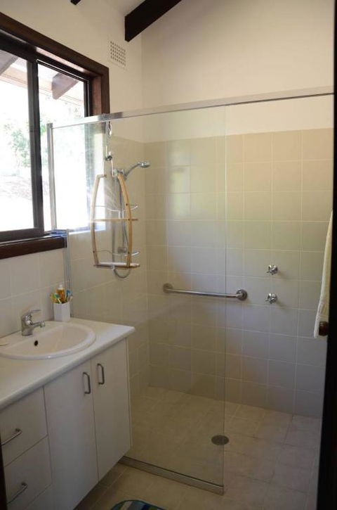 Barrels Beach House 28 Dulconghi Street - NT Tourism 1