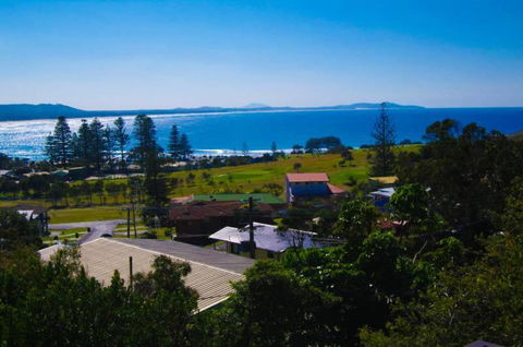 Barrels Beach House 28 Dulconghi Street - NT Tourism 4