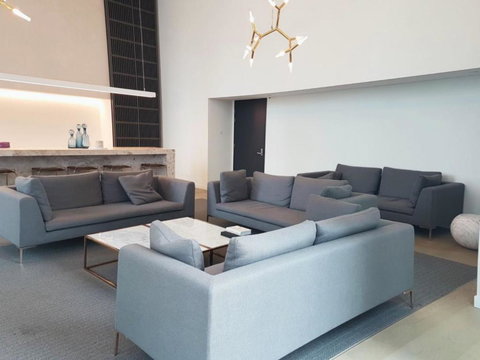 Luxury CBD Pool Gym & Spa - Accommodation NT 6