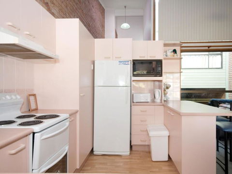 Gowrie Avenue Bay Parklands Townhouse 06 2 - NT Tourism 5