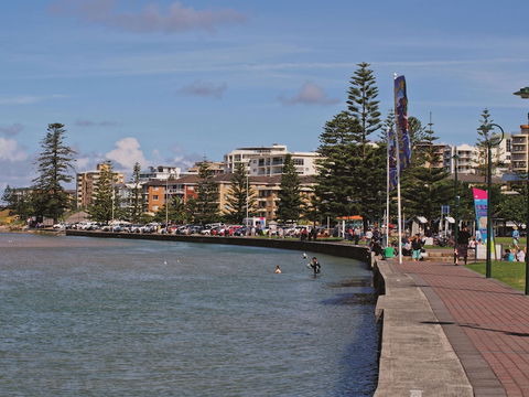 Oaks The Entrance Waterfront Suites - NT Tourism 2