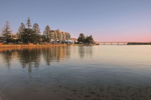 Oaks The Entrance Waterfront Suites - NT Tourism 4