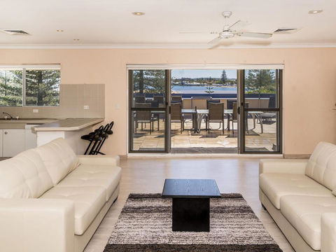 Lakeshore Apartments Unit 5 - NT Tourism 5