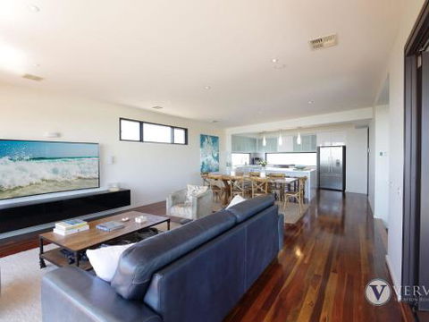 Seaview Stunning Bay Views! - Accommodation NT 5