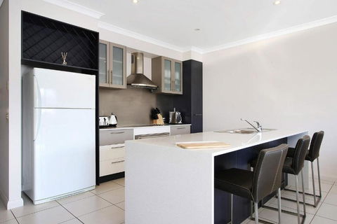 Cypress Townhouse 21 Mulwala - Accommodation NT 4