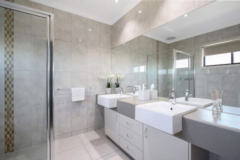 Cypress Townhouse 21 Mulwala - Accommodation NT 6