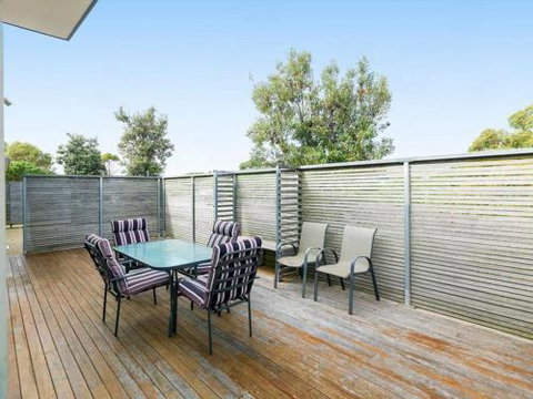 ONE LEVEL At BROADBEACH RESORT - Accommodation NT 1