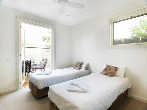 ONE LEVEL At BROADBEACH RESORT - Accommodation NT 6