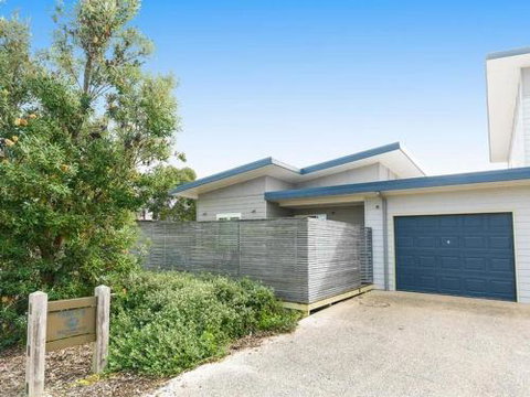 ONE LEVEL At BROADBEACH RESORT - Accommodation NT 4