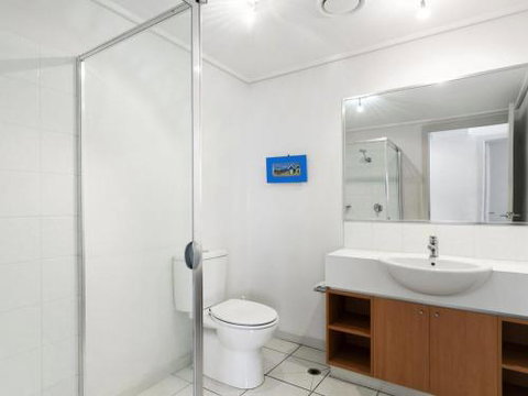 APARTMENT 23 PACIFIC APARTMENTS Sit On The Deck & Soak In The View - Accommodation NT 4