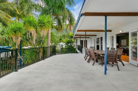 SANTORINIatPALM COVE - Accommodation NT 1